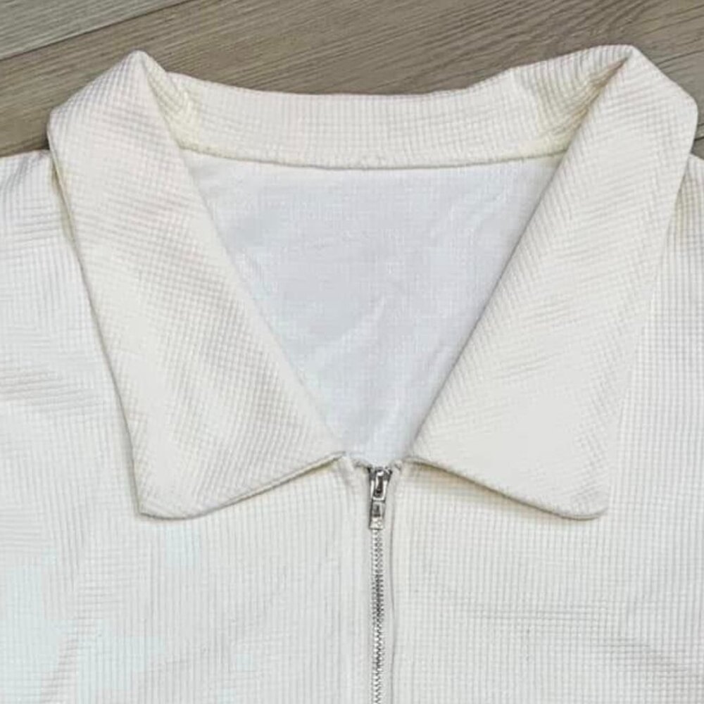Feminine Cream Ribbed Cropped Top with Zipper - Picture 3 of 4